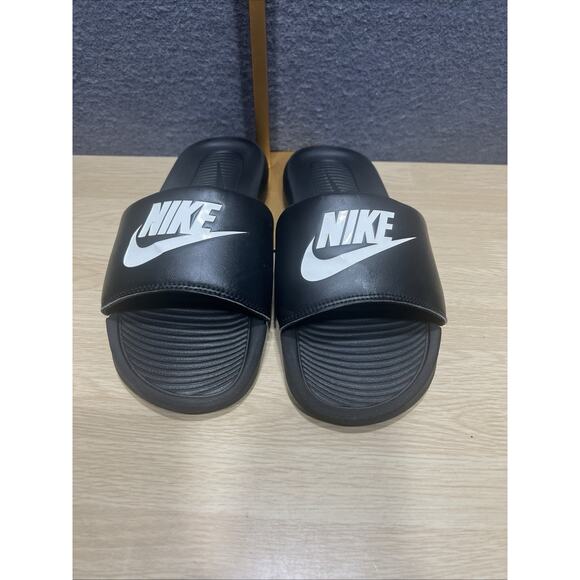 Nike Benassi JDI Slides Sandals Black/White Womens Size 8 CN9675-002 - Picture 4 of 8